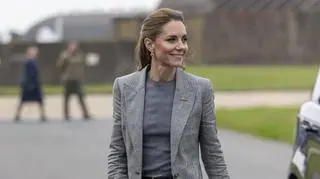 Księżna Kate znów wyznacza trendy. Kolor jej garnituru to prawdziwy hit tej jesieni