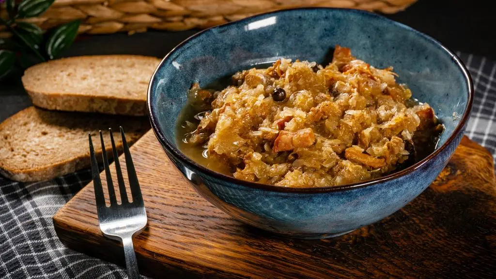Magiczny świąteczny bigos. Aromatyczny przepis, który podbije każdy wigilijny stół