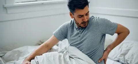 Ból pleców u Polaków: czy śpimy na złych materacach? Nowe badania AEH pokazują, jak podłoże wpływa na kręgosłup