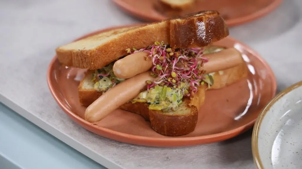 Hot dogi z pastą jajeczną