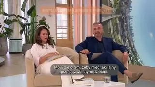 “Podróżuję po świecie z kolegą syna”. Niesamowita przyjaźń Renaty i Tomasza - napisy