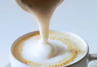 Pijesz cappuccino po obiedzie? Popełniasz duży błąd