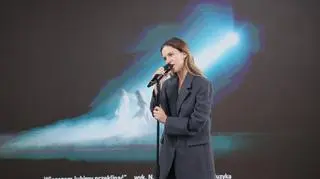Natalia Lesz powraca z nowym singlem. Na naszej scenie przeklina wierszem