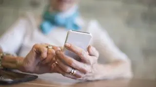 Oszustwo na "chorą córkę". Kobieta straciła blisko 15 tysięcy złotych