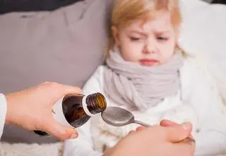 Twoje dziecko ma gorączkę. Czy przychodnia może odmówić przyjęcia?