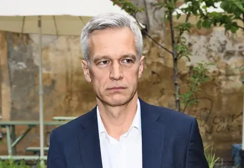 Michał Żebrowski o trudnych czasach dzieciństwa. "Dorastałem w atmosferze grozy i lęku"