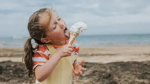 Czy lody szkodzą na gardło? Pediatra obala mit