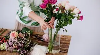 Róże, goździki, a może lilie? Wybierz kwiaty według znaku zodiaku