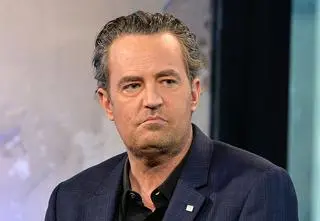 Matthew Perry usunie niektóre fragmenty z biografii. "Sprawa jest naprawdę bardzo poważna" 
