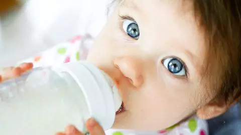 Czy butelki do karmienia dzieci mogą być niebezpieczne? 