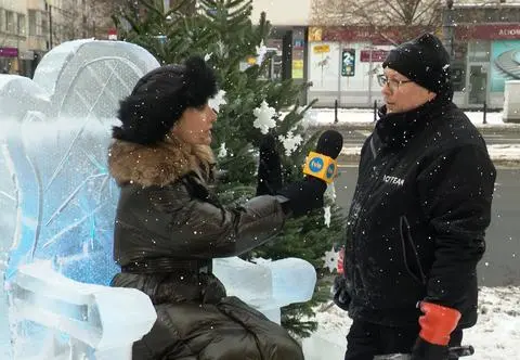 Tworzą arcydzieła z lodu. "Trochę musiałem przerzucić tych ton"