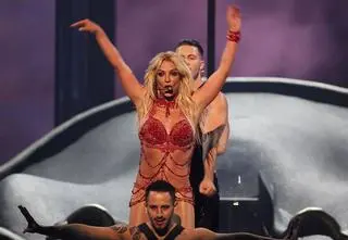 Britney Spears znów w negliżu. Tym razem pozuje topless na plaży 
