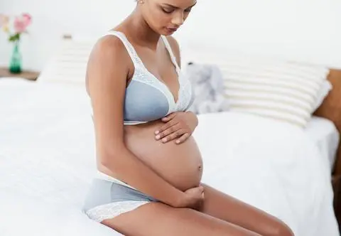 Biustonosz ciążowy – jak dobrać właściwy rozmiar i model?