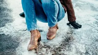 Marznące deszcze stworzą niebezpieczeństwo na drogach