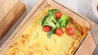 Zapiekanka pasterska z kiełbasą bez osłonki JBB Bałdyga, fasolką i łodyżkami kopru włoskiego