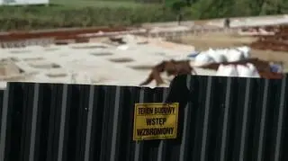 Lokatorzy czują się oszukani. "Dziewięć miesięcy mija, a my nadal bez kluczy"