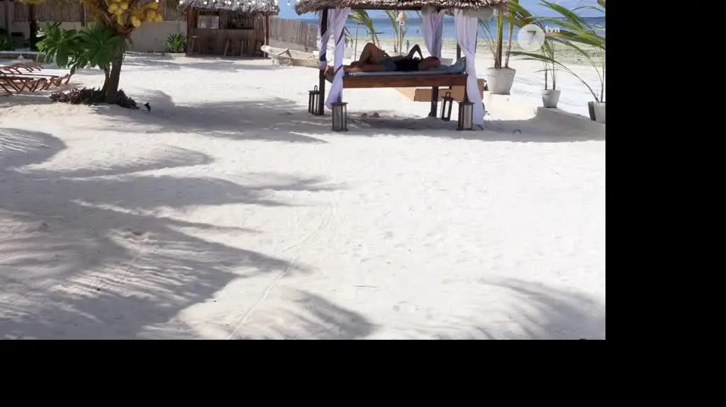 "Hotel Paradise 4"