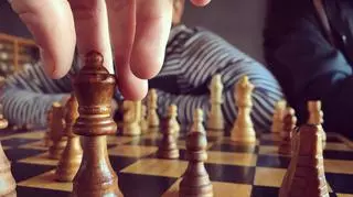 Ile pól ma szachownica? – poznaj sztuczki i techniki dotyczące gry w szachy