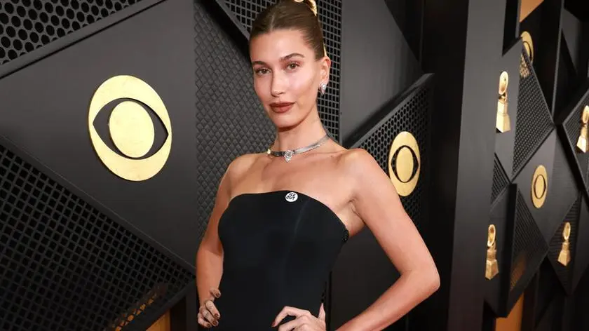 Stylizacje Hailey Bieber