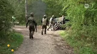 Marcin Meller na kursie przetrwania - internet