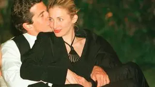 Carolyn Bessette-Kennedy była ikoną lat 90. Do dziś inspiruje makijażystów