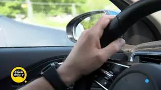 Czy oglądasz wideo prowadząc samochód?
