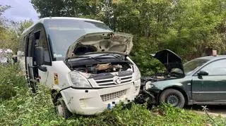 Wypadek szkolnego busa. Do szpitala trafiło czworo dzieci i ich opiekunka