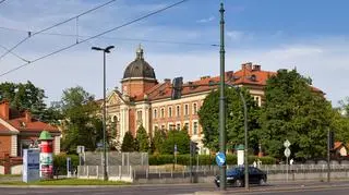 Kraków. 25-latek wtargnął na teren uczelni z ostrym narzędziem 