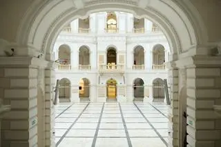 Dziedziniec Gmachu Głównego Politechniki Warszawskiej