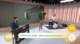 Dezydery w piosence "Plot Twist"