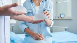 Powiększanie piersi. Jak prawidłowo dobrać kształt implantów?