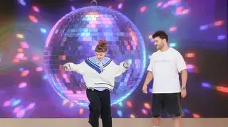 Shuffle dance podbija Internet. Naucz się kroków razem z nami