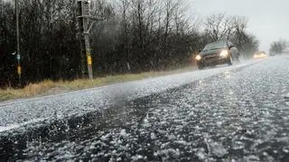 Pogoda na sobotę. Uwaga marznące opady, gołoledź i zawieje śnieżne