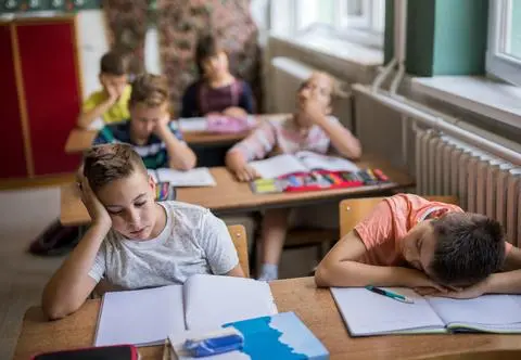 Dwuzmianowe lekcje zmorą uczniów i rodziców. "Zmęczenie występuje"