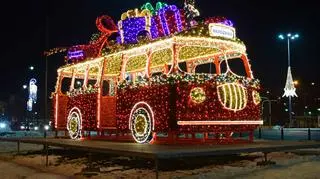 Bożonarodzeniowy tabor znów na ulicach Warszawy. Sprawdź, którędy przejedzie