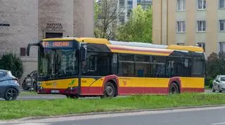 Pomysł autobusowych "gapowiczów" mógł skończyć się tragedią. "Challange absurdalny, głupi i niebezpieczny"