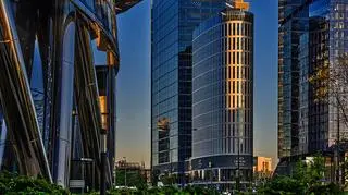 Crowne Plaza Warsaw – The HUB: Gdzie Biznes Spotyka Design w Sercu Warszawy