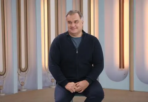 Fauna cmentarna - kto mieszka między grobami? Na jednej z nekropolii rozgościł się łoś