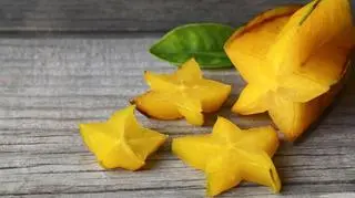 Karambola może stanowić dodatek do koktajli, ale i do mięs. Jakie właściwości ma ten egzotyczny owoc?