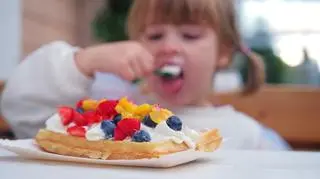 Prawie 60 proc. nastolatków jest przekarmianych przez dziadków