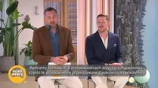 Koniec świata, Piotr Rzymianin i konklawe - napisy