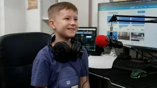 Oskar ma tylko 10 lat i prowadzi swoje radio. "To był szok"