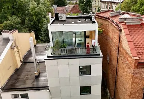 Dom jednorodzinny z 5 kondygnacjami i windą. "Zastosowaliśmy pomysł spotykany w biurowcach"