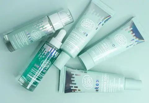 Jak walczyć z niedoskonałościami i zmniejszyć wydzielanie sebum? Te kosmetyki ukoją twoją cerę