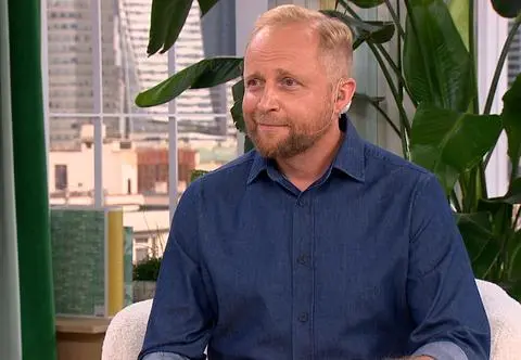 Z czego wynika hejt w sieci? Piotr Adamczyk: "Każdy może nas opluć"