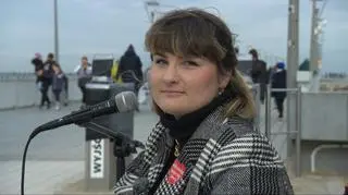 Pani Agnieszka śpiewa na ulicy, ale wciąż jest spisywana. "Łamię prawo? A kto jest poszkodowany?"