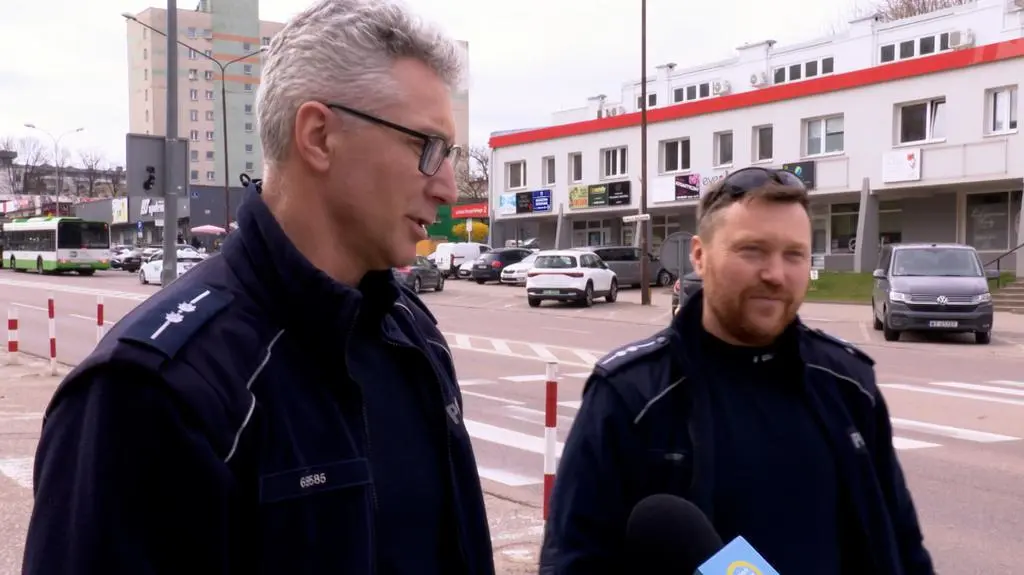 Próbowała wymienić przebitą oponę na trasie