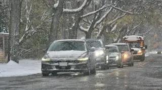 IMGW wydał ostrzeżenia przed deszczem, śniegiem i oblodzeniem