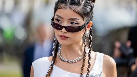 Moda na warkocze powraca