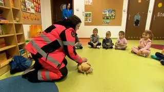 Przedszkolaki uczą się, jak ratować ludzkie życie. "Powstała u niego wrażliwość, by pomóc" 